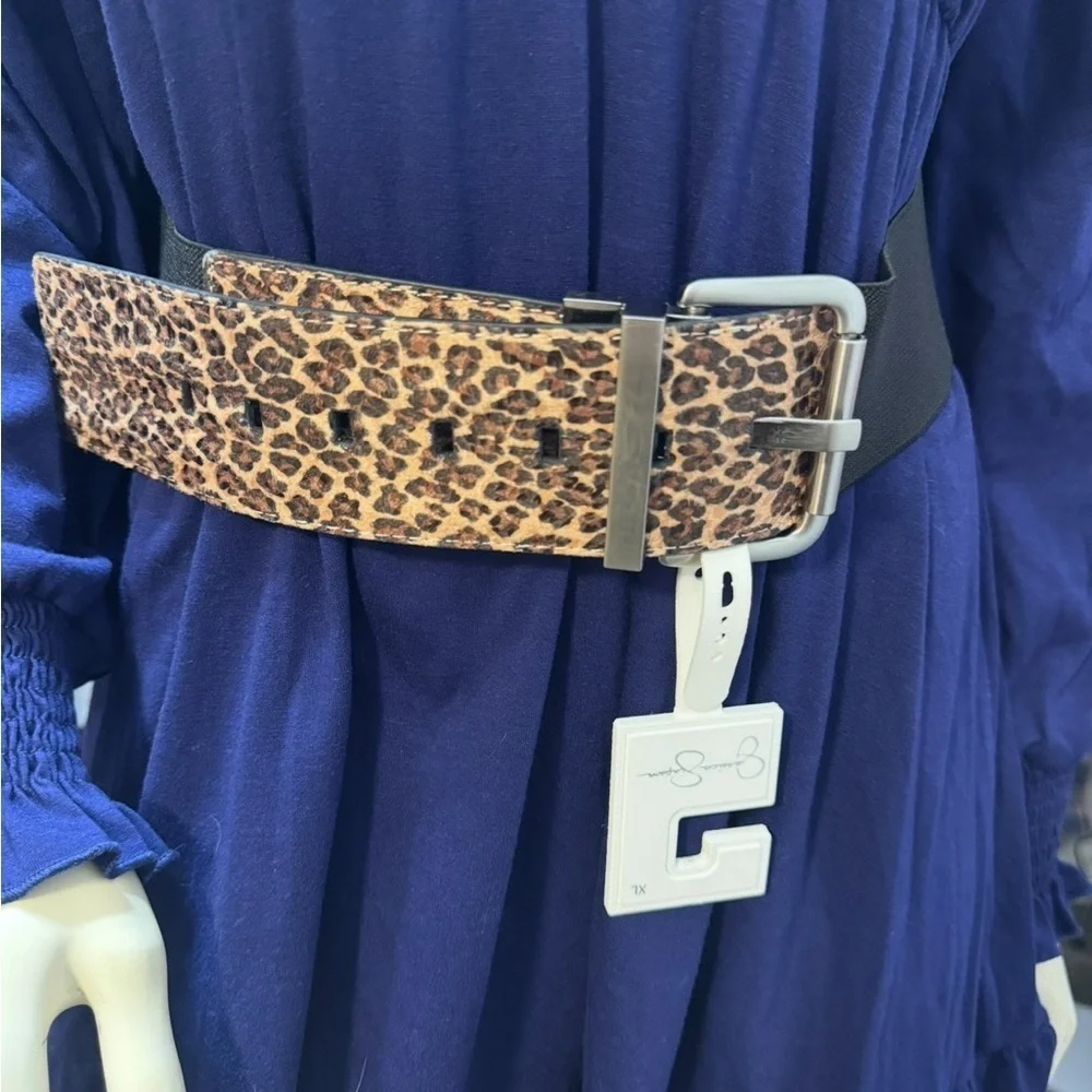 Jessica Simpson Wide leopard print belt w elasticized band with Buckle closure